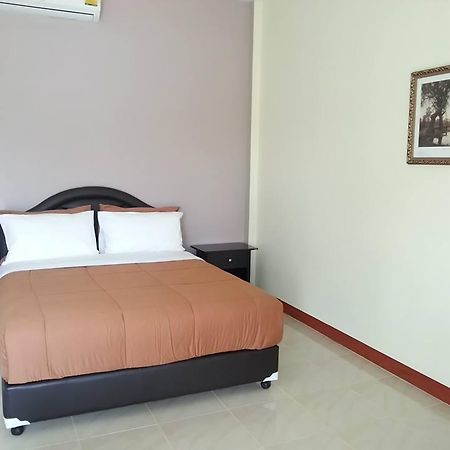 Palm Lodge Resort Nakhonratchasima Dış mekan fotoğraf